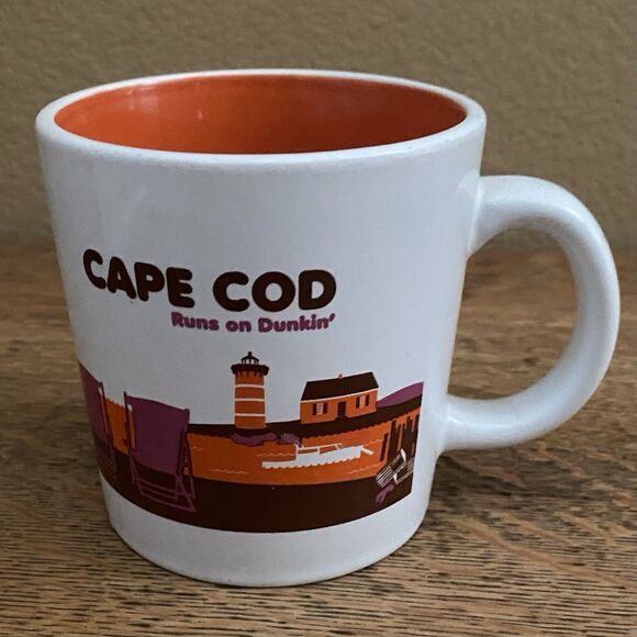 2013 Dunkin’ Donuts Mug Cape Cod Runs On Dunkin’ MA Collectible Ceramic - Picture 1 of 6